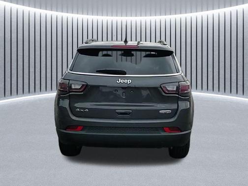 2024 Jeep Compass Latitude Lux