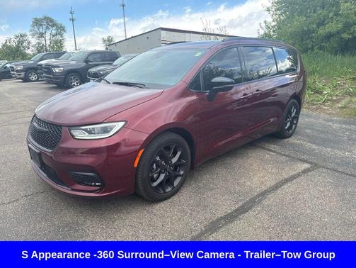 Velvet Red Pearlcoat 2023 Chrysler Pacifica Limited