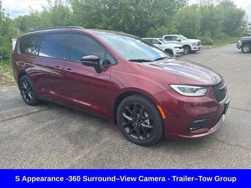 Velvet Red Pearlcoat 2023 Chrysler Pacifica Limited