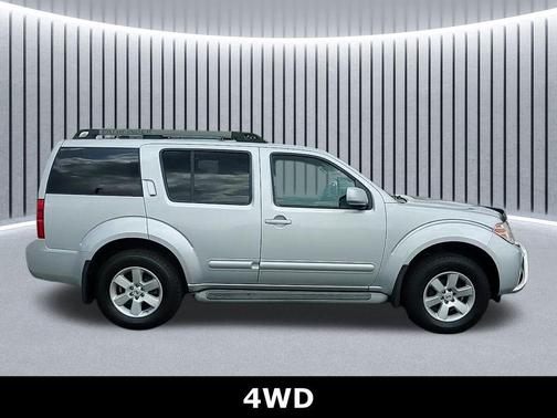 2012 Nissan Pathfinder SV