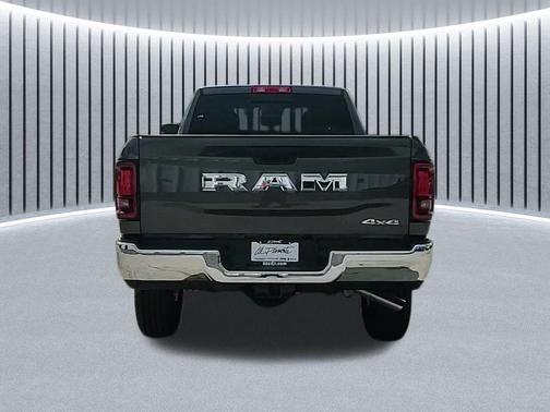 2025 RAM 2500 Tradesman Crew Cab 4x4 8' Box