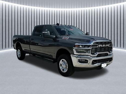 2025 RAM 2500 Tradesman Crew Cab 4x4 8' Box