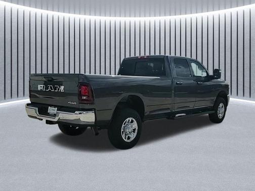 2025 RAM 2500 Tradesman Crew Cab 4x4 8' Box