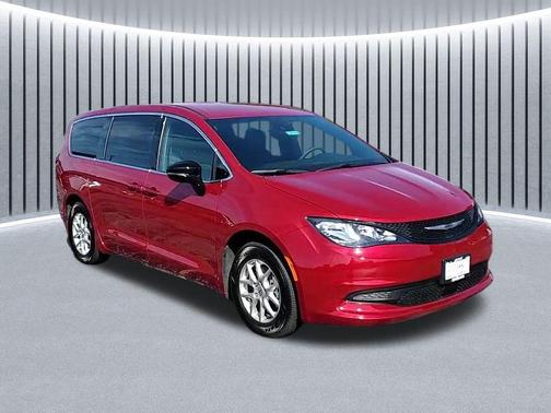 2025 Chrysler Voyager LX
