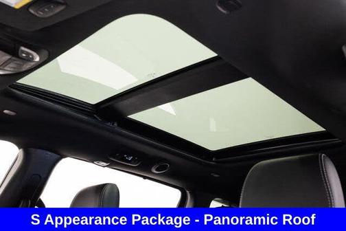 Diamond Black Crystal Pearlcoat 2025 Chrysler Pacifica Limited