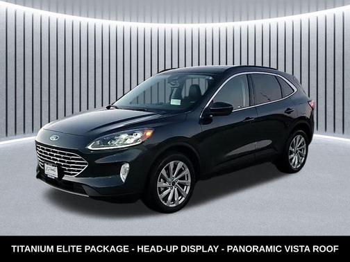 2022 Ford Escape Titanium