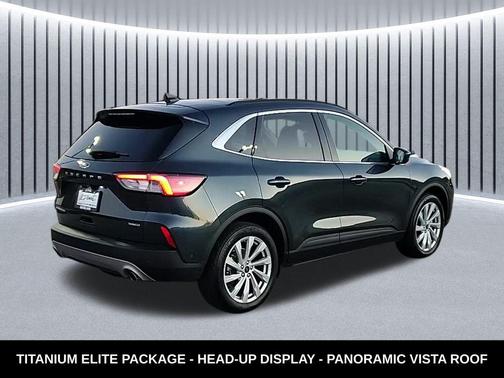 2022 Ford Escape Titanium