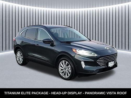 2022 Ford Escape Titanium
