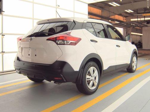 2020 Nissan Kicks S