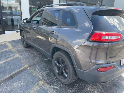 2016 Jeep Cherokee Altitude