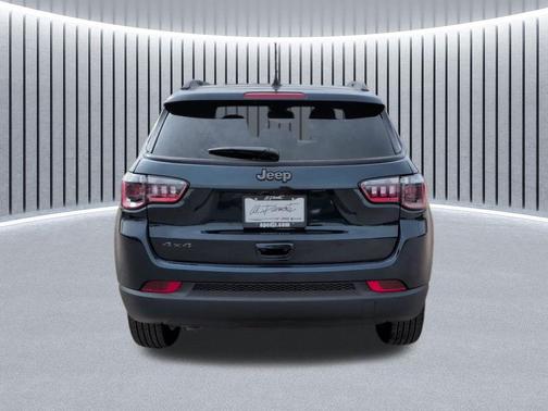 fathom blue pearl coat 2026 Jeep Compass Latitude