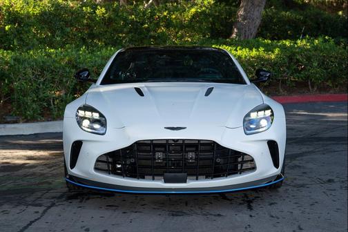 2025 Aston Martin Vantage 