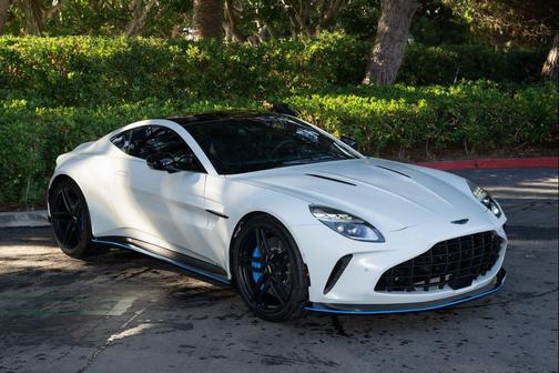 2025 Aston Martin Vantage 