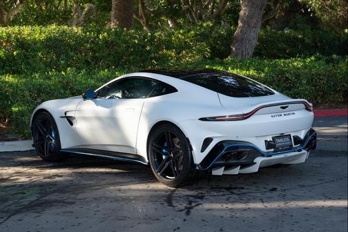 2025 Aston Martin Vantage 