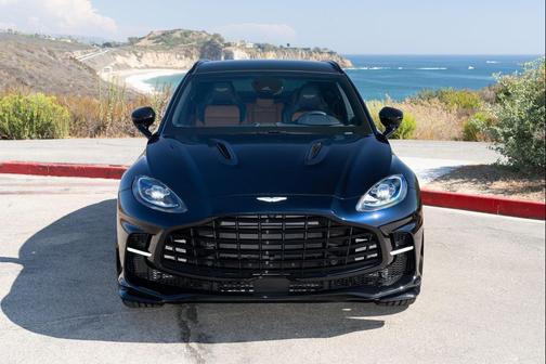 2025 Aston Martin DBX 707