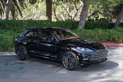 2023 Aston Martin DBX 707