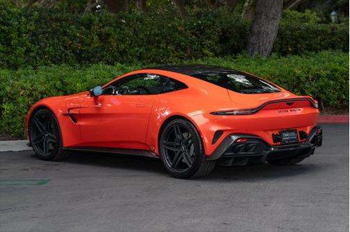 2025 Aston Martin Vantage Base