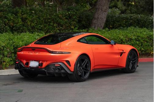 2025 Aston Martin Vantage Base