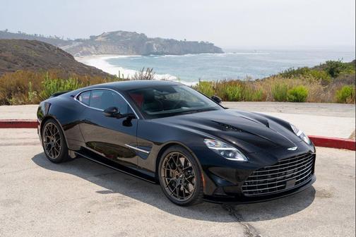 Onyx Black 2025 Aston Martin Vanquish V12