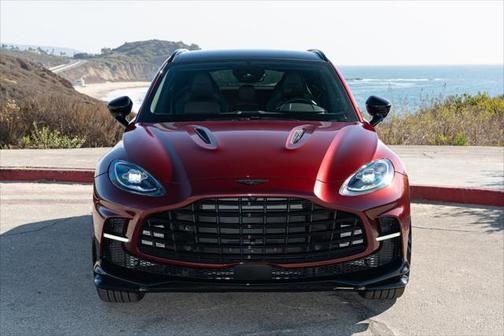 2025 Aston Martin DBX 707