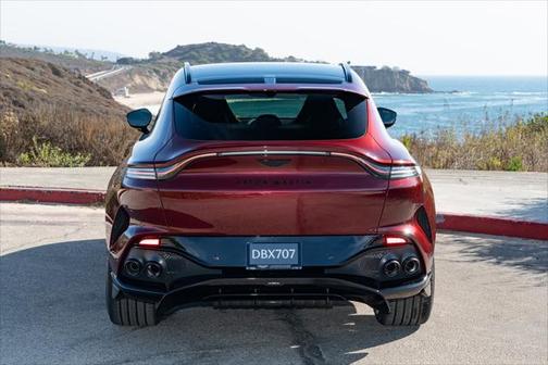 2025 Aston Martin DBX 707