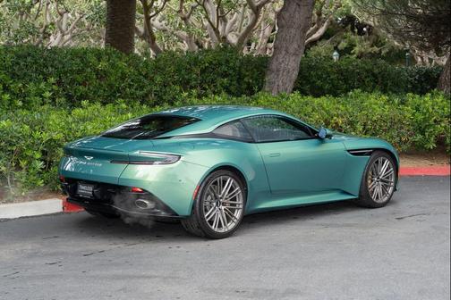 2024 Aston Martin DB12 