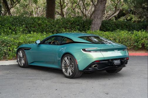 2024 Aston Martin DB12 