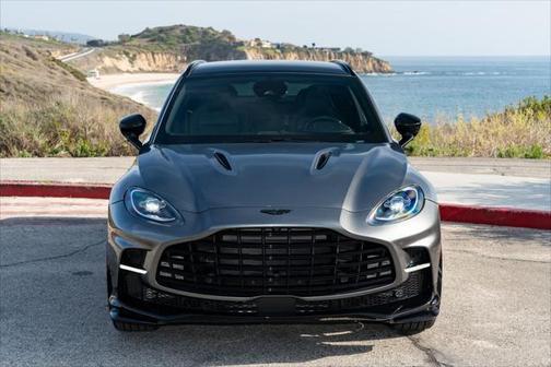 2025 Aston Martin DBX 707