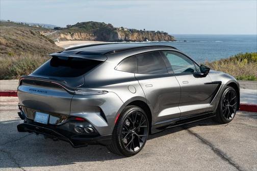 2025 Aston Martin DBX 707
