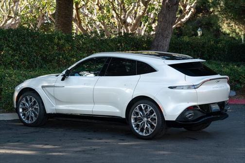 2021 Aston Martin DBX Base