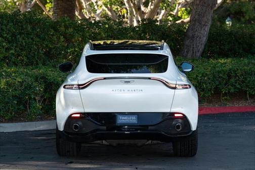 2021 Aston Martin DBX Base