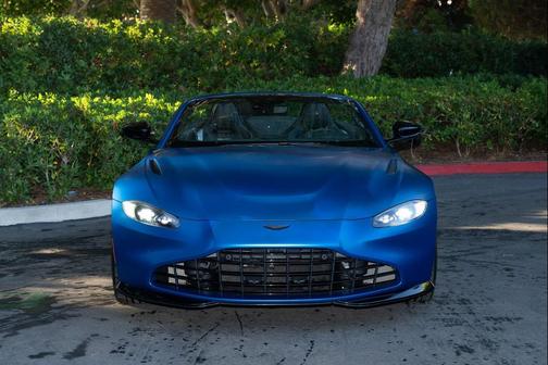 2022 Aston Martin Vantage 