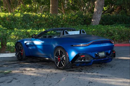 2022 Aston Martin Vantage 