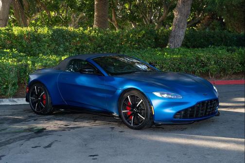 2022 Aston Martin Vantage 