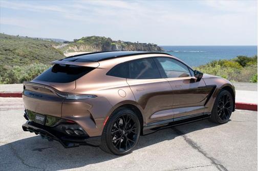 2025 Aston Martin DBX 707