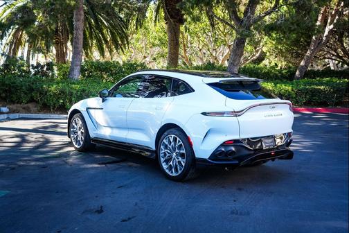 Q White Stone 2023 Aston Martin DBX 707