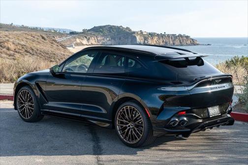 2025 Aston Martin DBX 707