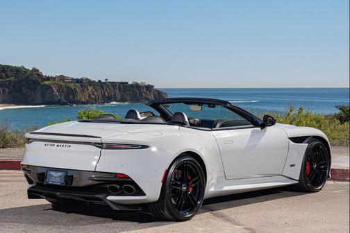 2023 Aston Martin DBS Volante