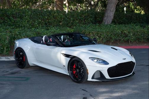 2023 Aston Martin DBS Volante