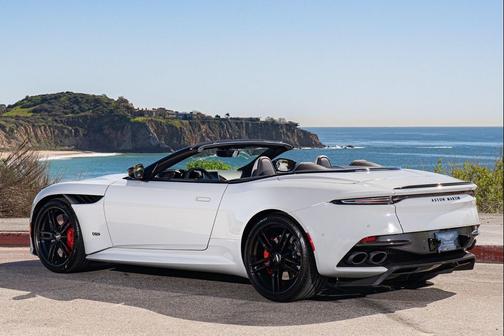 2023 Aston Martin DBS Volante