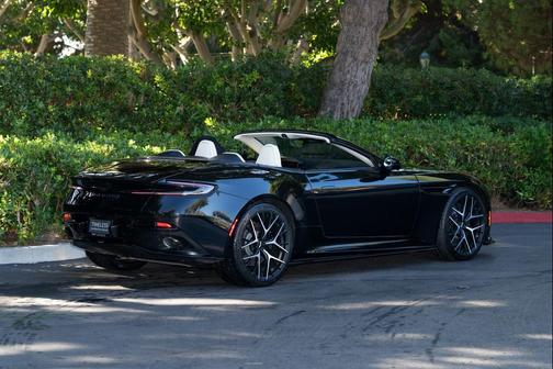 2025 Aston Martin DB12 Volante
