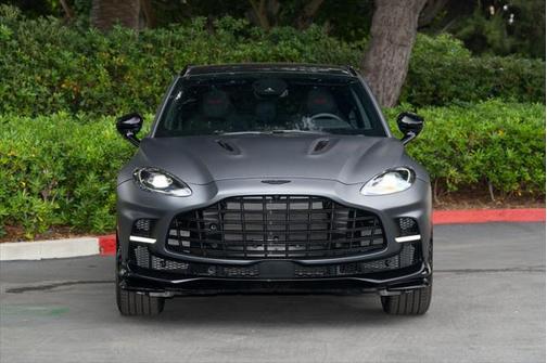 2025 Aston Martin DBX 707