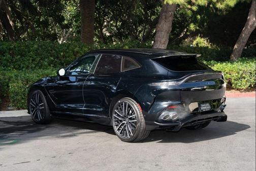 2023 Aston Martin DBX 707