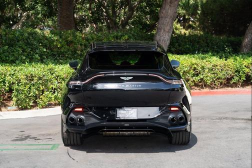 2025 Aston Martin DBX 707