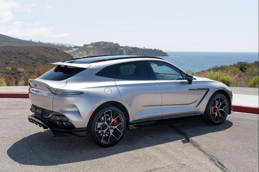 2025 Aston Martin DBX 707