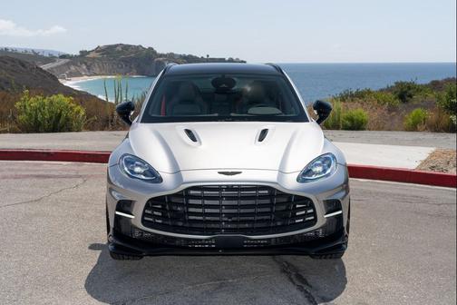2025 Aston Martin DBX 707