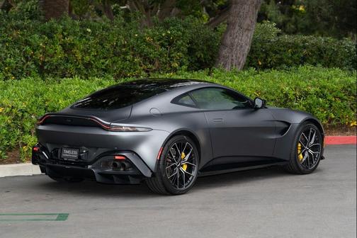 2022 Aston Martin Vantage