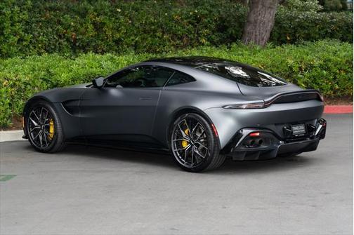 2022 Aston Martin Vantage