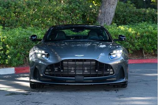 2025 Aston Martin DB12