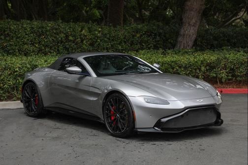 Q Spirit Silver 2023 Aston Martin Vantage Roadster